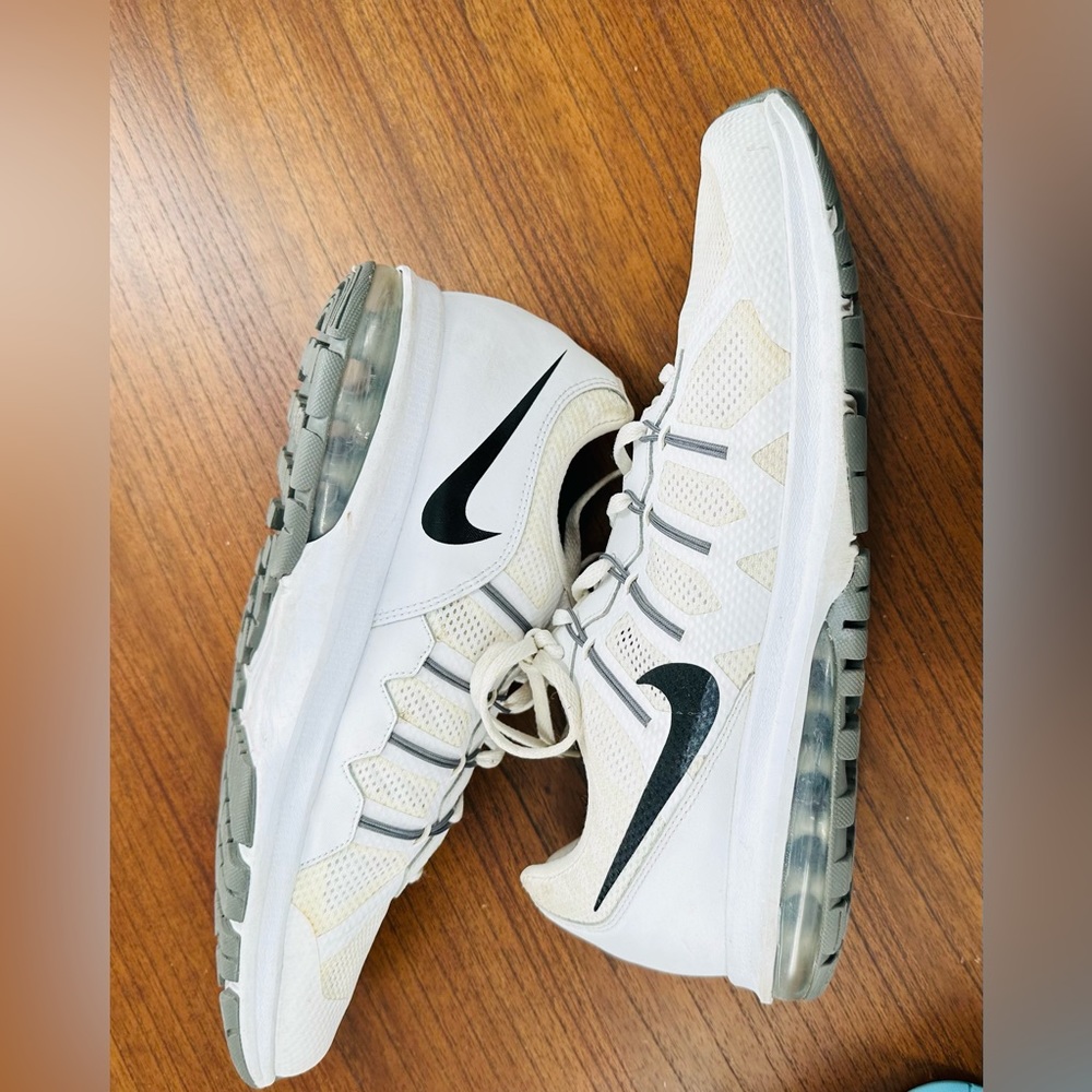Nike Max Dynasty Size 13 Cross training sneakers